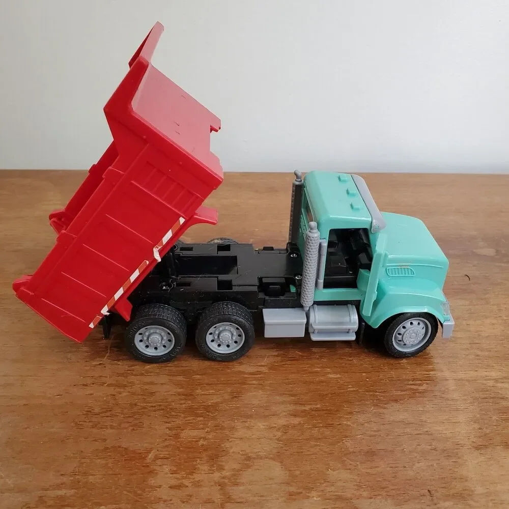 Battat Driven Dump Truck Red Battery Operated Lights Sound Moving parts UNTESTED